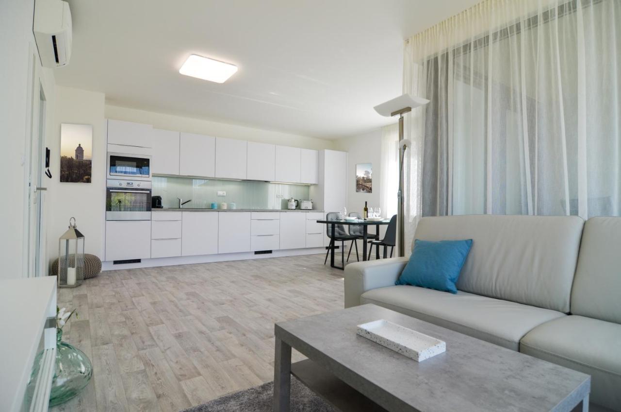 Palm Garden Apartment 1 미쿨로프 외부 사진