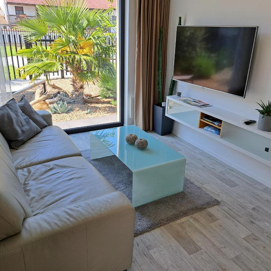 Palm Garden Apartment 1 미쿨로프 외부 사진